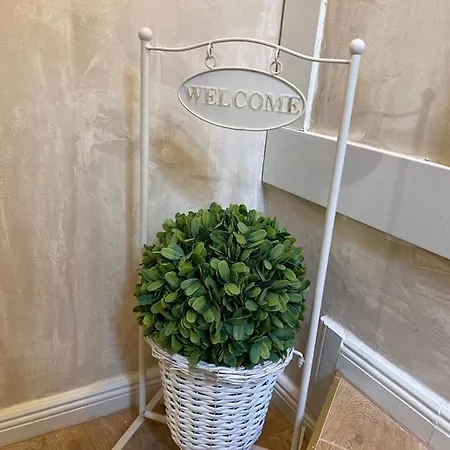 Maly Apartament Z Kuchnia I Lazienka